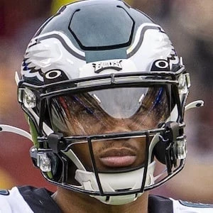 DeVonta Smith - Parents, Networth, Bio, Birthdate, Family Wiki & More