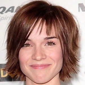 Renee Felice Smith Biography