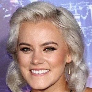 Taya Smith Biography