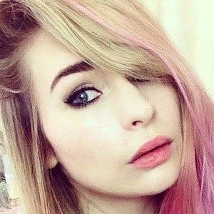 Katie Snooks Biography