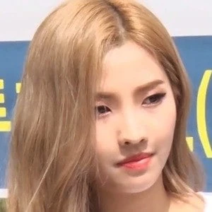 Jeon So-yeon - Age, Bio, Birthdate, Family, Networth & More