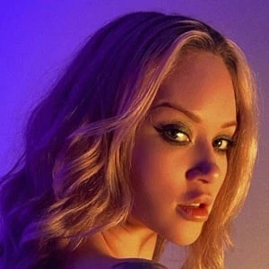 Abbey Soandso - Profession, Biography, Birthdate, Family, Wiki & More