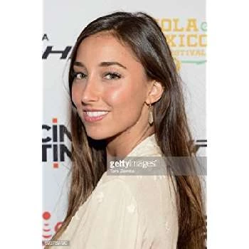 Sofía Sisniega - Wiki, Family, Bio, Birthdate, Networth & More