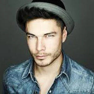 Juan Solo - Family, Bio, Birthday, Family, Income & More