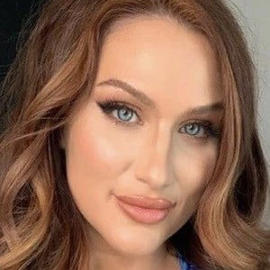 Stefani Somers Biography