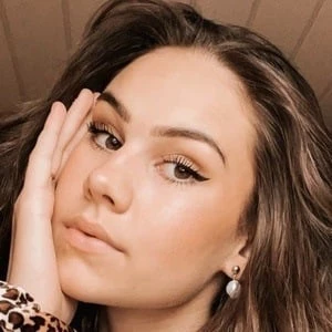 Laura Marie Soons Biography