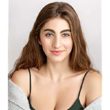 Sophia Mitri Schloss - Age, Bio, Birthdate, Family, Networth & More