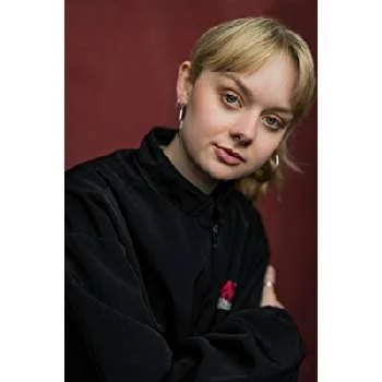 Sophie Ford - Age, Bio, Birthdate, Family, Networth & More