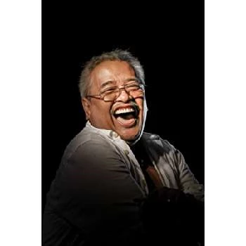 Soxy Topacio Biography