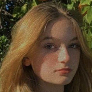 Isla Stanford - Wiki, Bio, Birthdate, Networth, Family & More