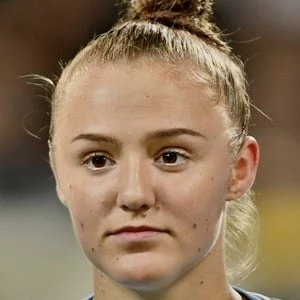 Georgia Stanway Biography