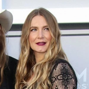 Morgane Stapleton Biography