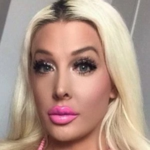 Sindy Starlet - Age, Bio, Career, Family, Wiki, Networth & More