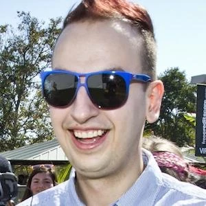 Simon Stawski - Networth, Bio, Birthdate, Age, Family & More