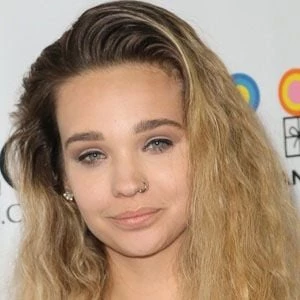 Lauren Steele - Age, WIki, Birthday, Family, Networth & More