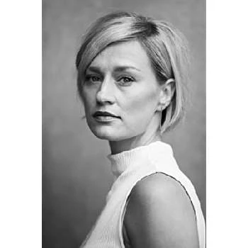 Stefanie Wallis - Age, Bio, Birthdate, Family, Networth & More