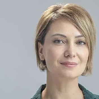 Stephanie Capetanides - Age, Bio, Birthdate, Family, Networth & More