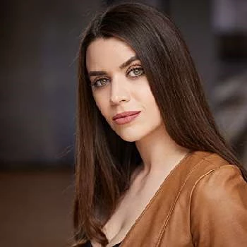 Stephanie Domet - Age, Bio, Birthdate, Family, Networth & More