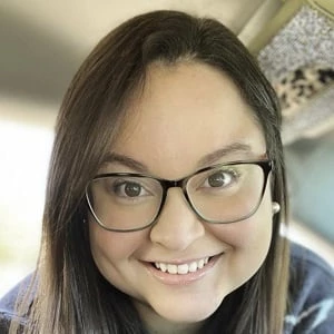 Stephanie Quiñones - Parents, Networth, Bio, Birthdate, Family Wiki & More