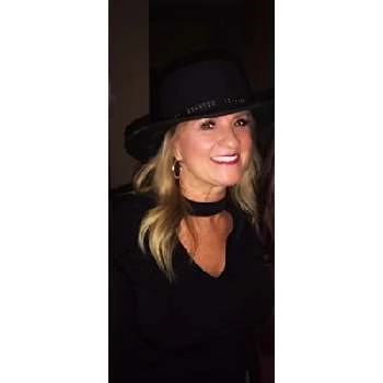 Stephanie Roxson - Age, Bio, Birthdate, Family, Networth & More