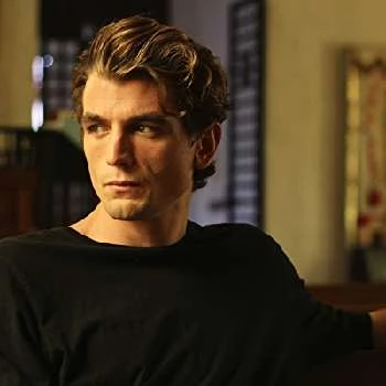 Steven Cox - Age, Bio, Birthdate, Family, Networth & More