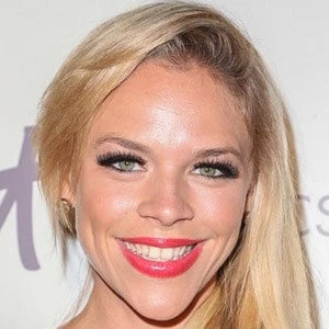 Julie Stewart-Binks - Birthplace, Bio, Wiki, Birthday, Family, Networth & More