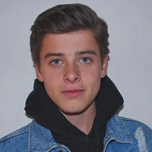 John Stewart - Age, Height, Birthdate, Bio, Family, Networth & More