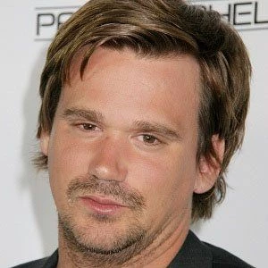 Sean Stewart Biography