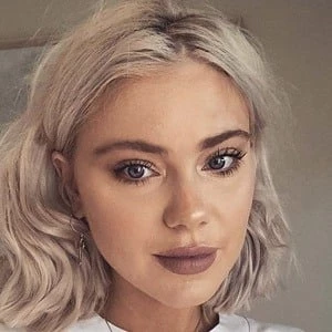 Laura Jade Stone Biography