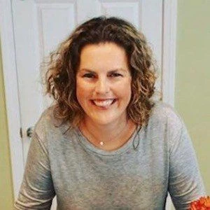 Annie Stow - Adderess, Bio, Birthdate, Family, Wiki & More