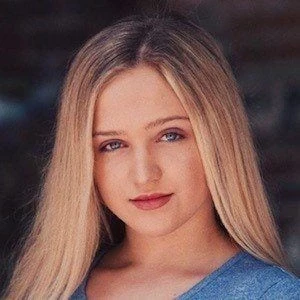 Isabella Strong - Family, Bio, Wiki, Dat of Birth, Networth & More