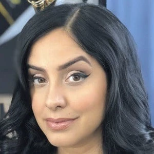 Laura Stylez - Family, Bio, Birthday, Family, Income & More