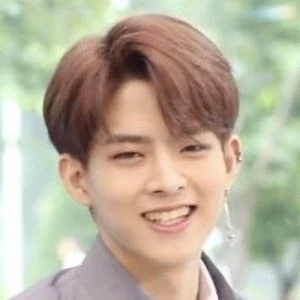 Jung Su-bin - Age, Height, Birthdate, Bio, Family, Networth & More