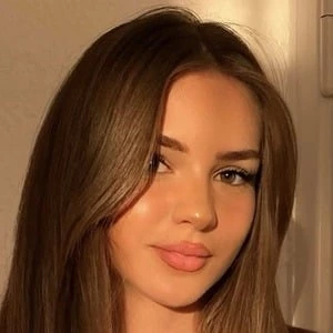 Lisa Subotic - Parents, Networth, Bio, Birthdate, Family Wiki & More