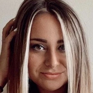 Caitlyn Sue - Age, Bio, Birthdate, Family, Networth & More