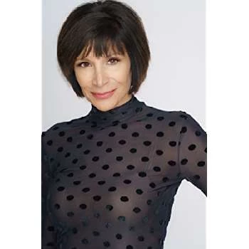 Sue Giosa - Wiki, Bio, Networth, Birthdate, Family & More