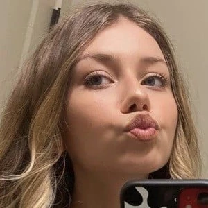 Haley Sullivan - Family, Bio, Birthday, Family, Income & More