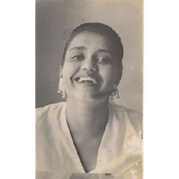 Sumitra Peries Biography