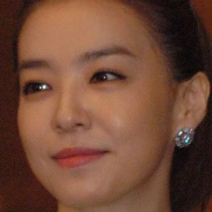Park Sun-young Biography