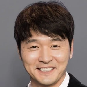 Lee Sung-jae Biography