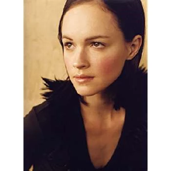 Susan May Pratt Biography