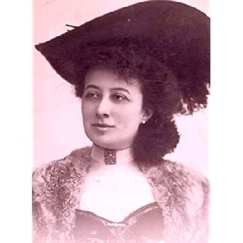 Suzanne Avril - Age, Bio, Birthdate, Family, Networth & More