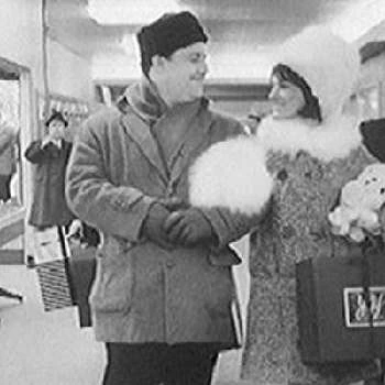 Suzanne Valéry - Age, Bio, Birthdate, Family, Networth & More