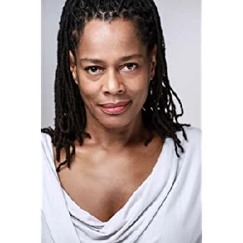Suzette Llewellyn Biography