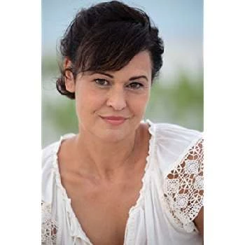 Sydney Penny - Wiki, Family, Bio, Birthdate, Networth & More