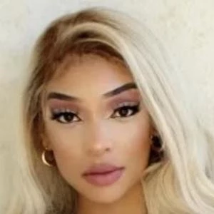 Leah Talabi - Age, Bio, Birthdate, Family, Networth & More