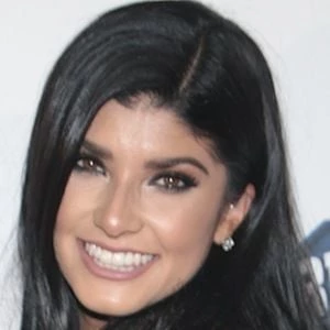 Analyse Talavera Biography