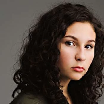 Talia Neelis - Age, Bio, Birthdate, Family, Networth & More