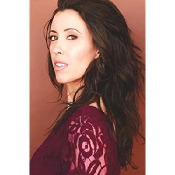 Taryn Reneau Biography