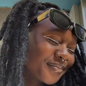 Beatriz Tavares Biography